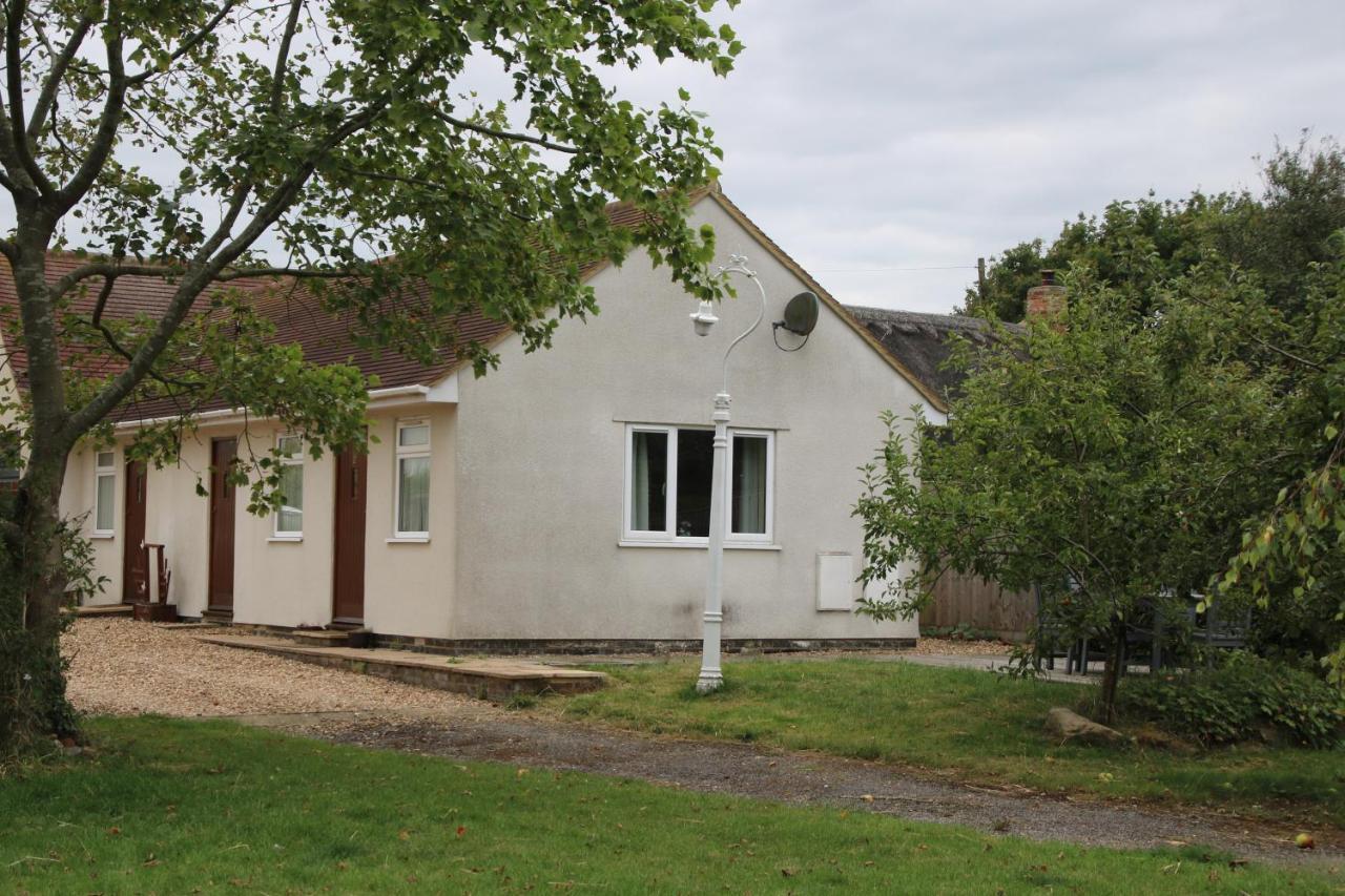 The Stables B&B @ Pear Tree Cottage Winslow Exteriör bild